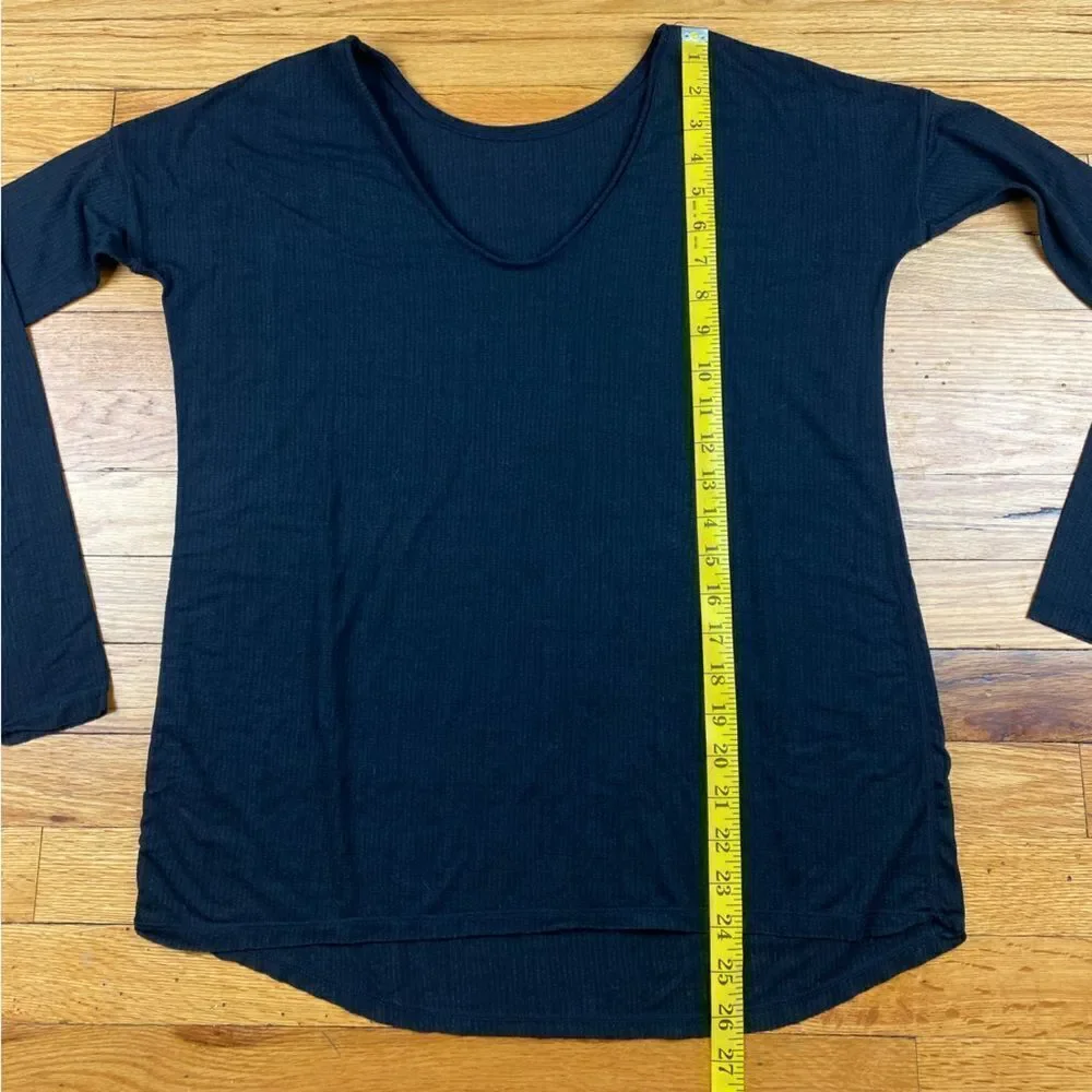 🪦Lululemon 6/8 Tight Knit Black Long Sleeve (3 for 30 sale) - Picture 5 of 7